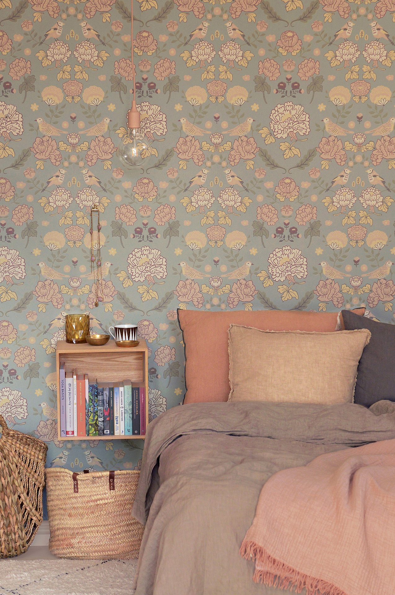 Picture of JUNE SAGA GREEN - 136-02