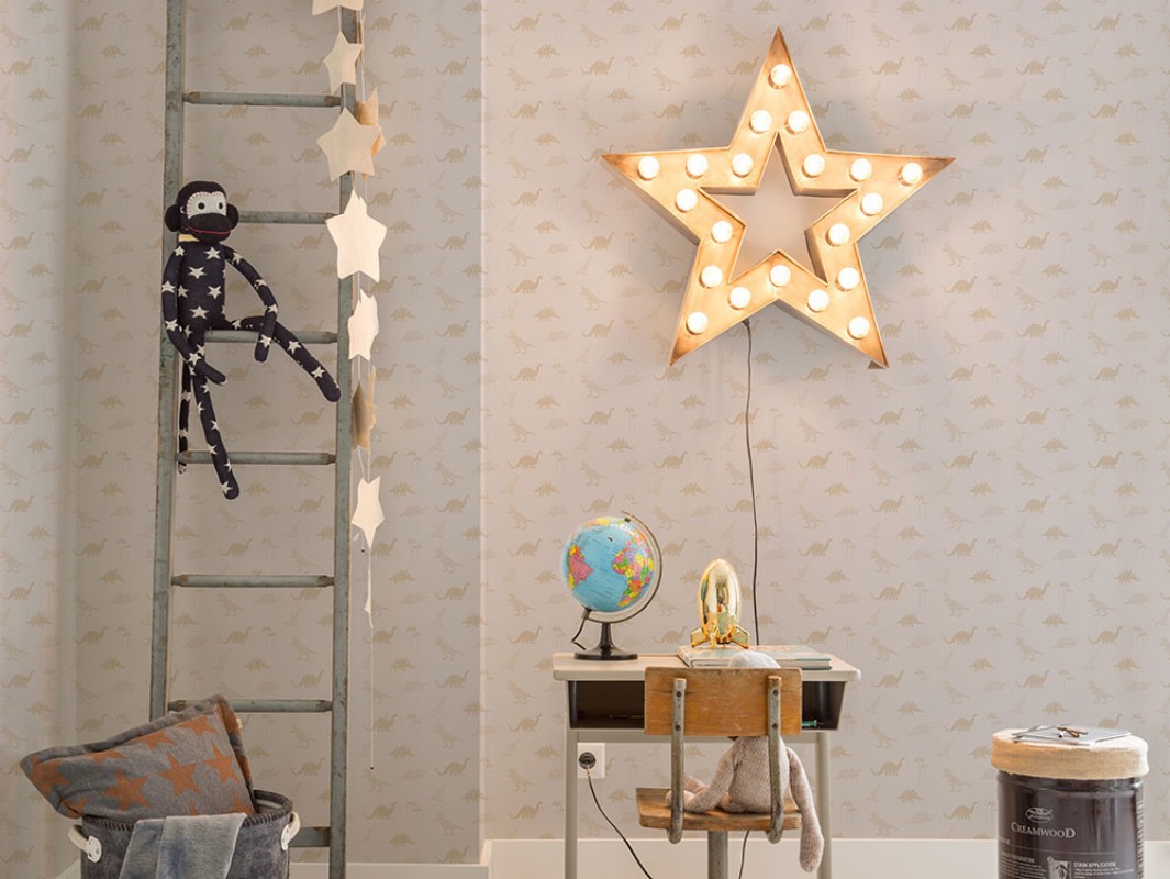 Bild på Walking like a dinosaurus - 220781