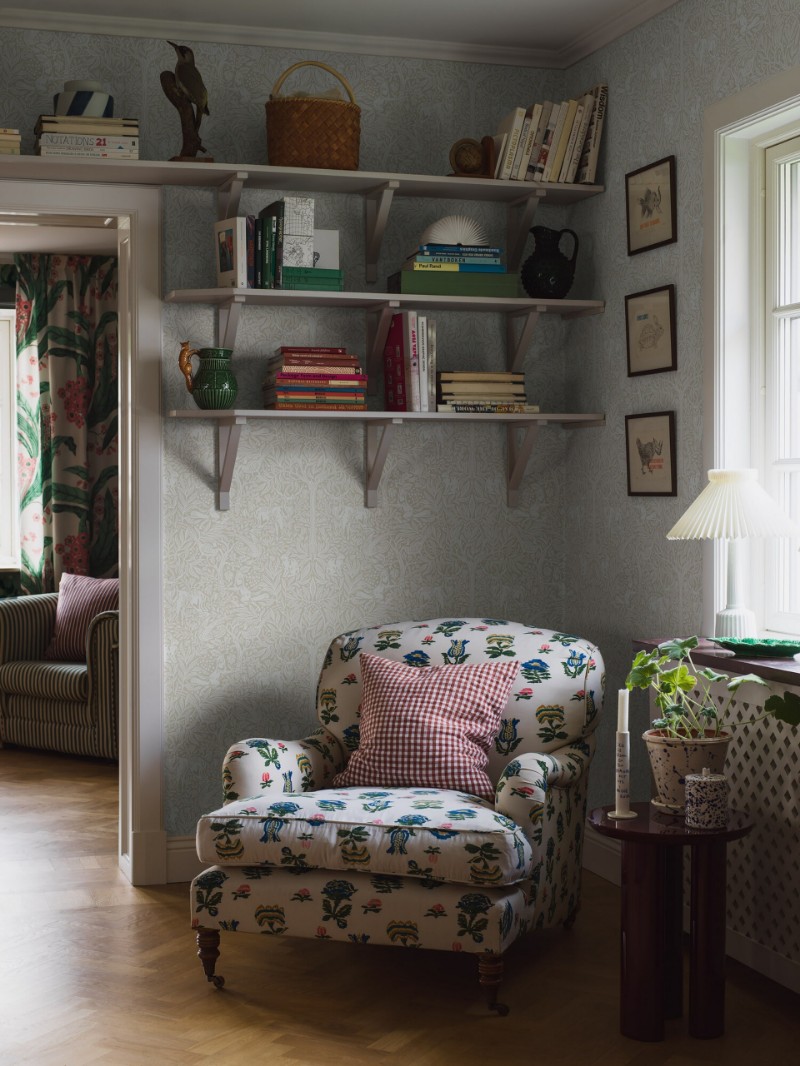 Picture of Under the Elder Tree - 4824