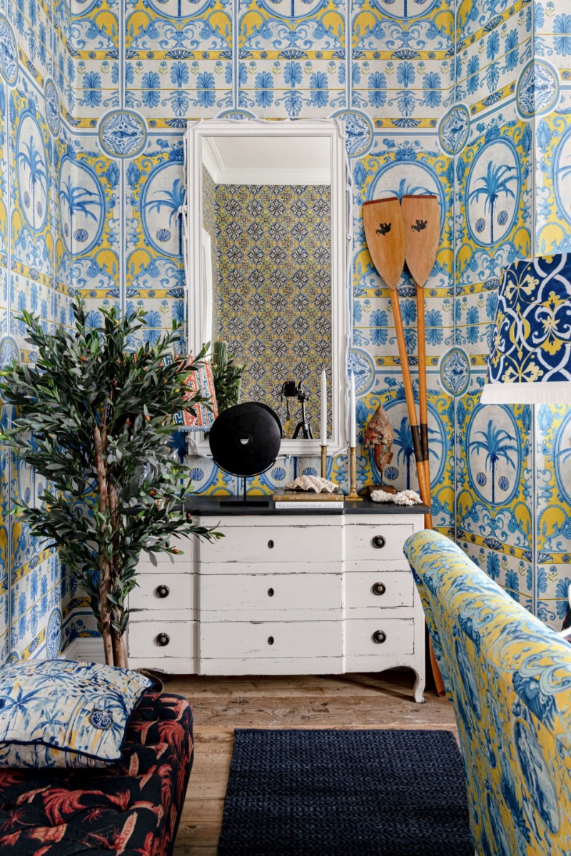 Bild på The Villa Mural Yellow - WP20575