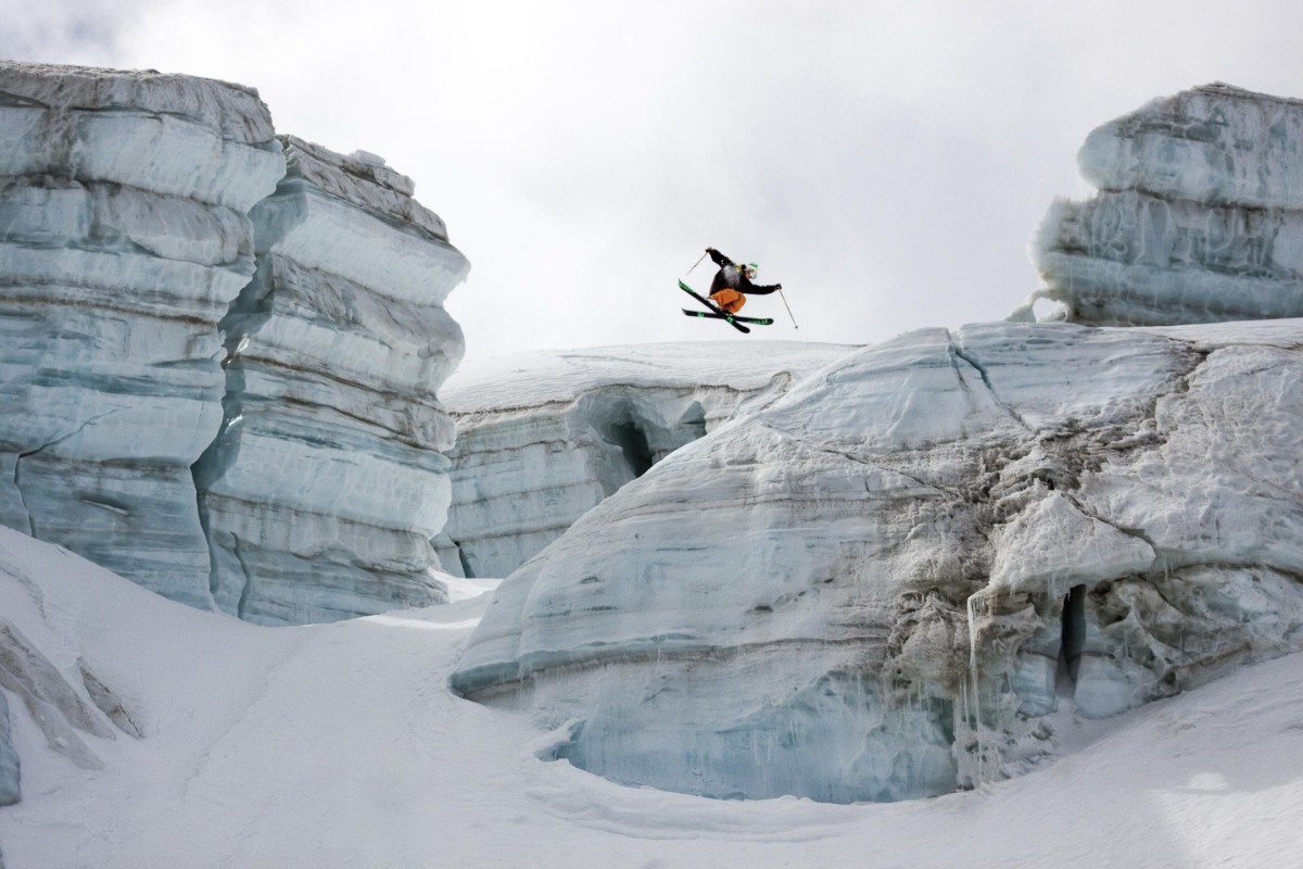 Picture of Candide Thovex out of nowhere into nowhere