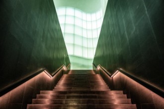Immagine di Atrium stairs