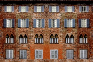 Poza cu Old house facade