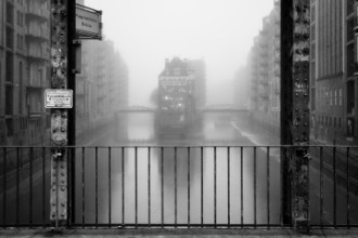 Immagine di Wasserschloss bei Nebel