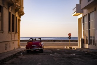 Bild vun Watching the sun set - Havana