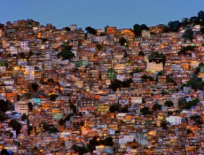 Bild von Nightfall in the Favela da Rocinha