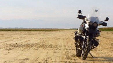 Pilt Motorcycle on the beach