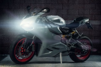 Bild von Motorrad in Garage