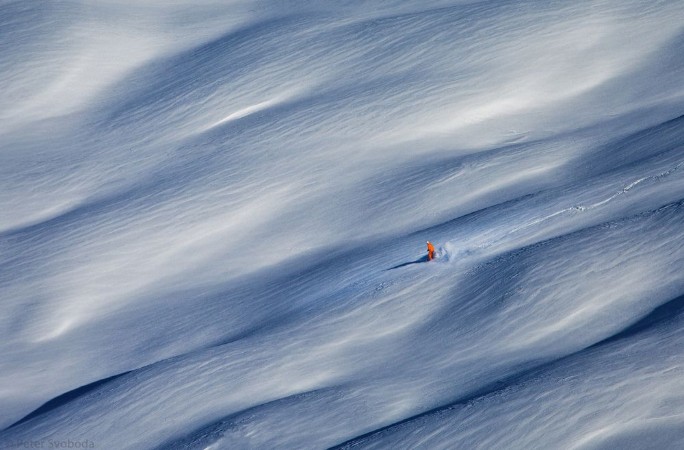 Touching Untouched photowallpaper Scandiwall