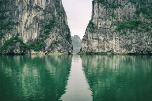 Image de Limestone Mountain at Ha long Bay