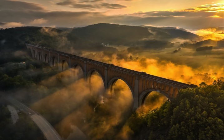 Viaduct Sunrise photowallpaper Scandiwall