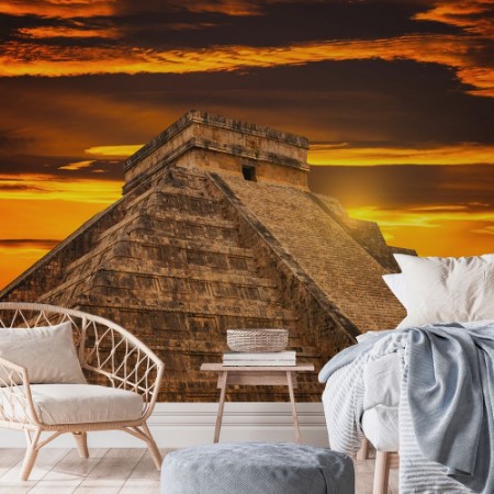 Picture of Kukulkan Pyramid in Chichen Itza