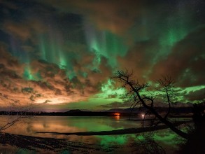 Afbeeldingen van Curtains behind the Clouds