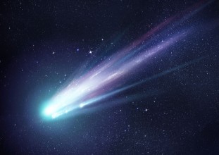 Imagem de Bright Comet at Night