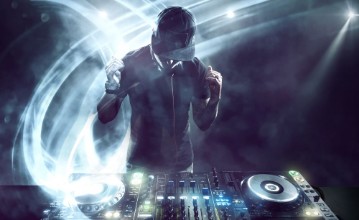 Obrázek DJ with Turntables