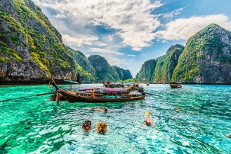 Bild på Maya Bay in Phi Phi Islands