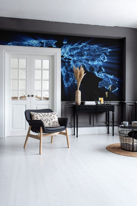 Afbeeldingen van Glowing blue worldwide web on world map concept