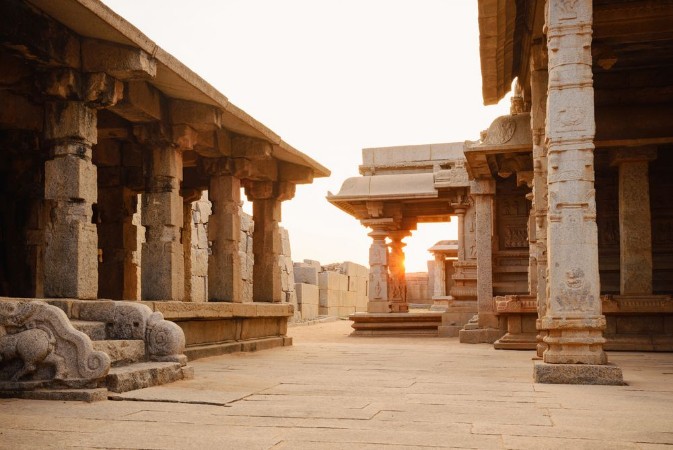 Afbeeldingen van Beautiful ancient ruins of Hazara Rama temple in Hampi