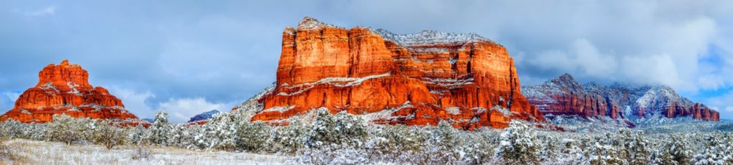 Afbeeldingen van Courthouse Butte and Bell Rock under snow