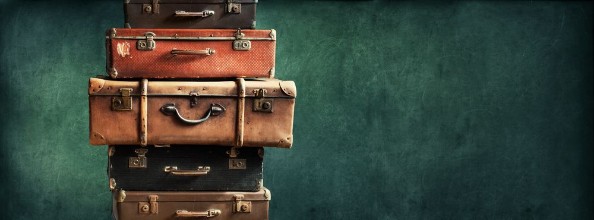 Pilt Vintage Pile Ancient Suitcases Design Long Format