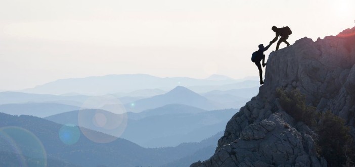 Picture of Daclk yardm  dalarn zirvesine ulamak