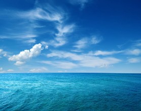 Bild von Blue sea water
