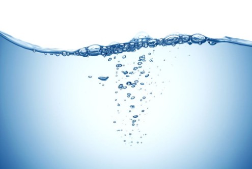 Afbeeldingen van Water wave on white background