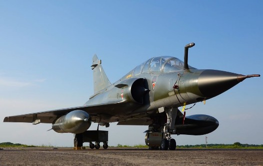 Picture of Avion de chasse avant dcollage