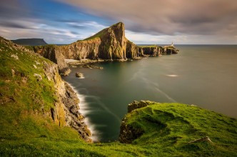 Afbeeldingen van Cliffs of Neist Point Cape and lighthouse Isle of Skye Scotland