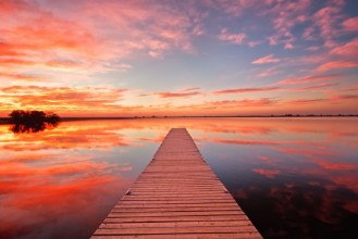Obrázek Fishing dock at sunrise
