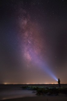 Bild på Milky way by the sea