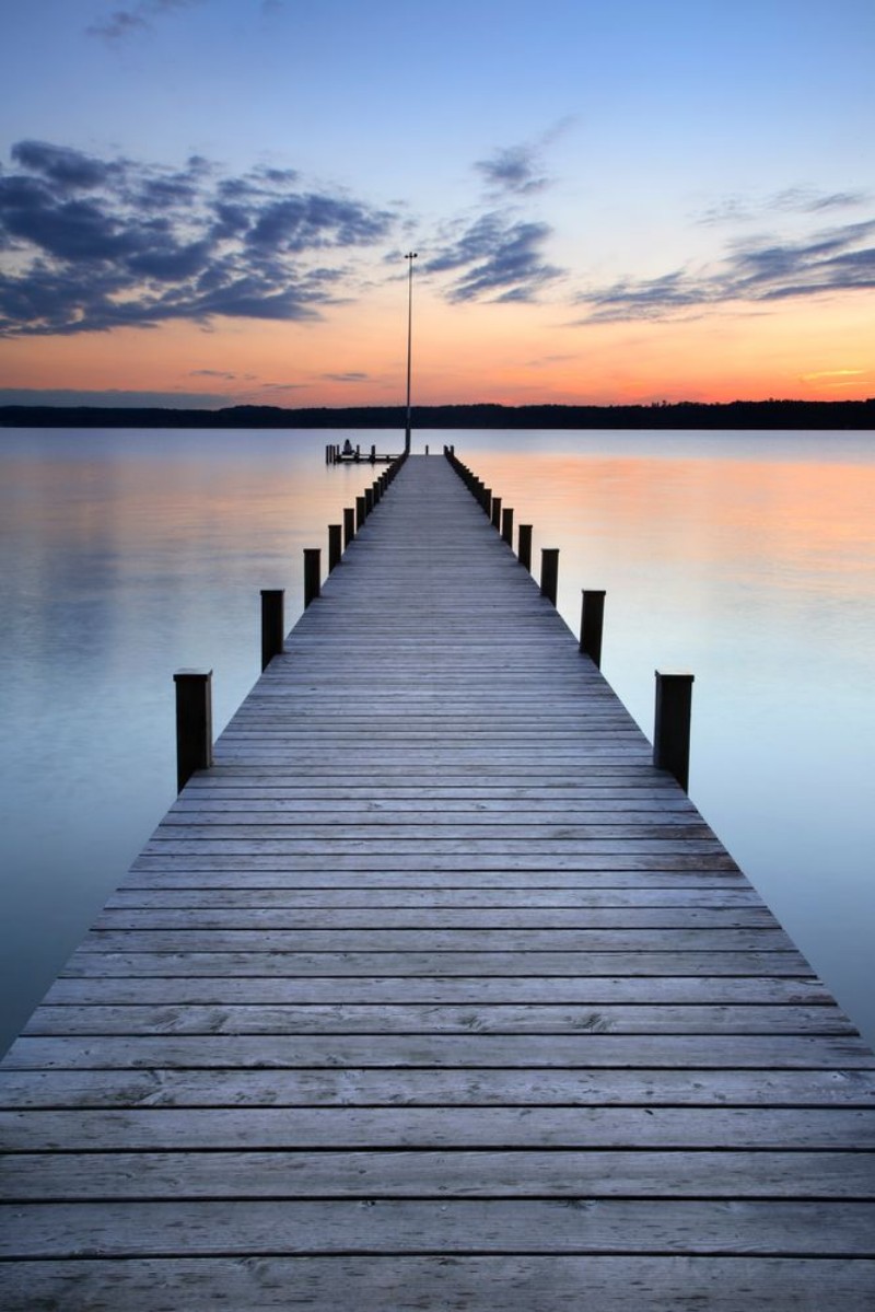 Afbeeldingen van Lake at Sunset Long Wooden Pier