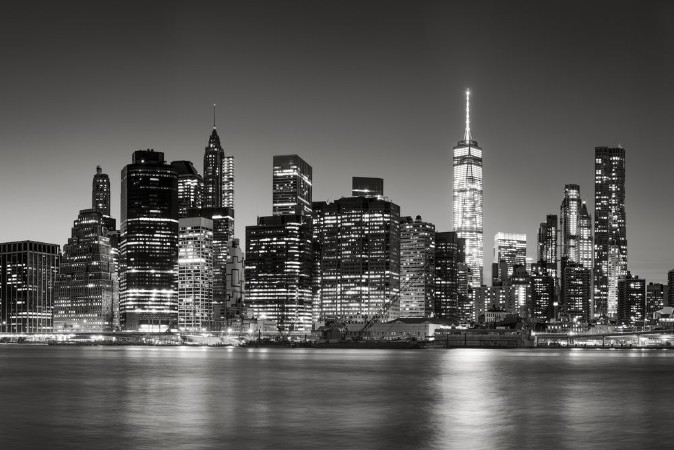 Image de Black  White East River view of Financial District skyscrapers at dusk Lower Manhattan skyline New York City