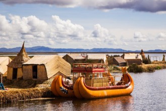Image de Uros island in Lake Titicaca Peru