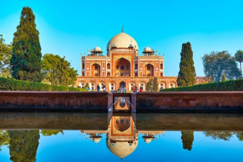Afbeeldingen van DELHIINDIA-DECEMBER 142015 Humayuns Tomb Mausoleum in the garden of the Char Bagh