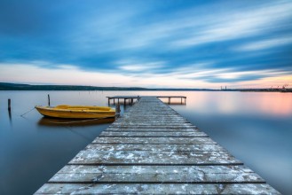 Image de Small Dock and Boat at the lake