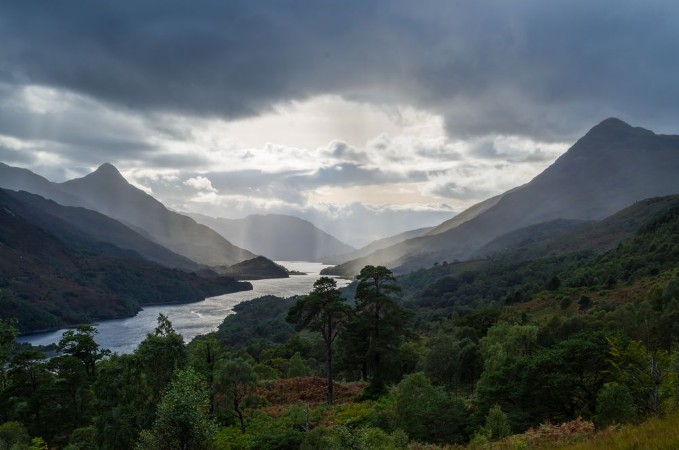 Afbeeldingen van Beautiful sunset at Loch leven in Scotland Great Brittain