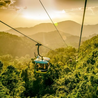 Afbeeldingen van Seilbahn Gondel im Regenwald