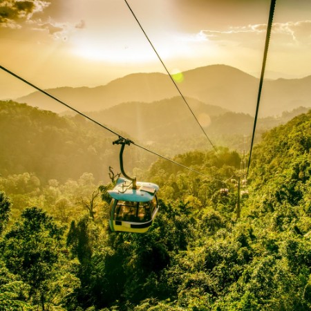 Afbeeldingen van Seilbahn Gondel im Regenwald