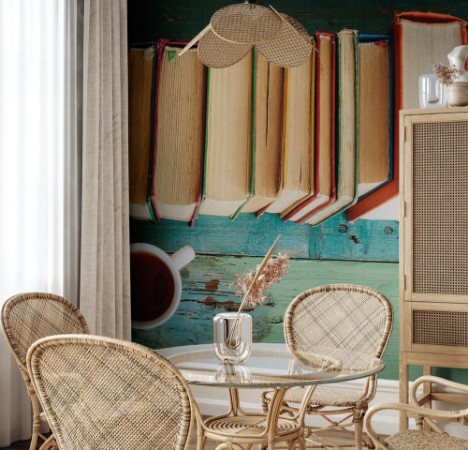 Afbeeldingen van Reading book with coffee on table