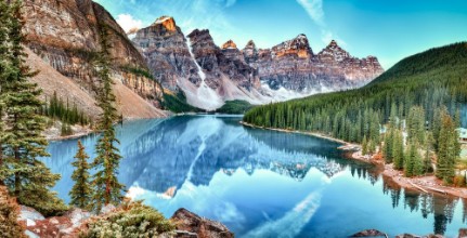 Picture of Moraine Lake i Banff National Park Canada