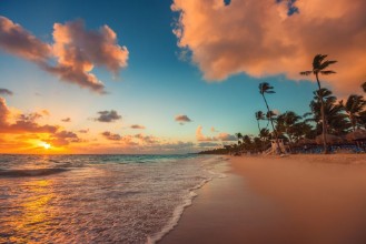 Bild vun Sunrise over the beach
