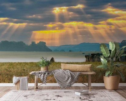 Obrázok z Amesbury Wiltshire United Kingdom - August 14 2016 Cloudy sunrise over Stonehenge - prehistoric megalith monument arranged in circle