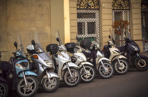 Afbeeldingen van Motorcycles in the streets of Italian cities