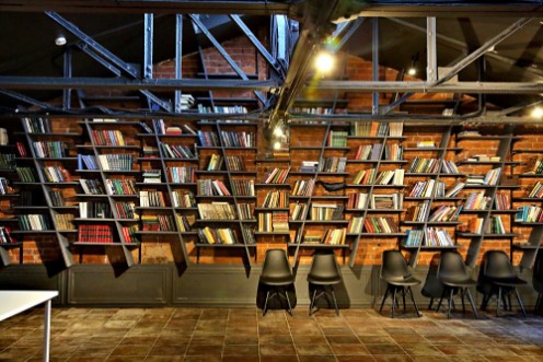 Снимка на Example of the library decor