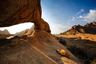 Bild på Group of bald granite peaks - Spitzkoppe Damaraland Namibia