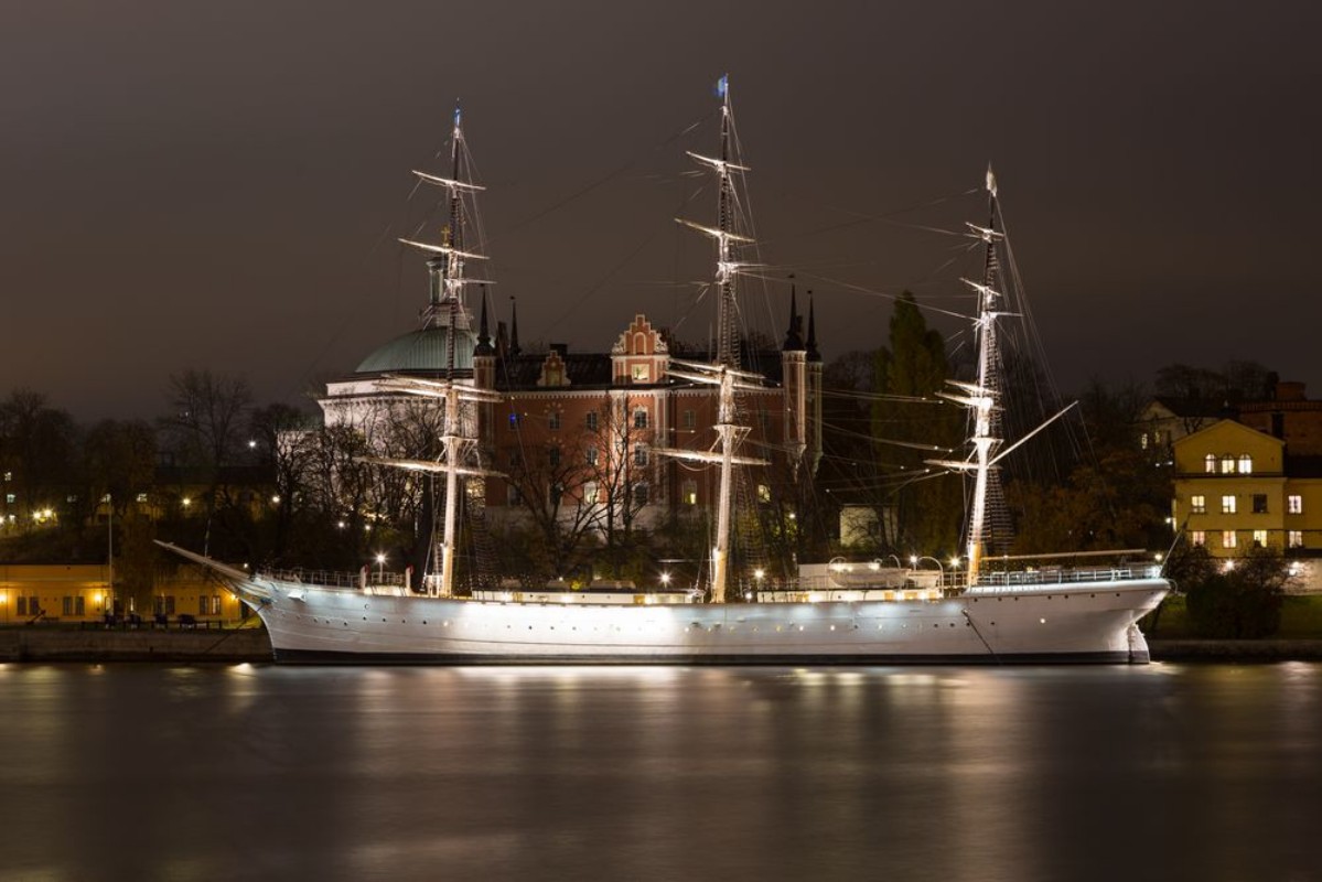 Afbeeldingen van View from the promenade on a sailboat in Stockholm Sweden 05112015