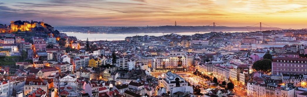 Afbeeldingen van Panorama of Lisbon at night Portugal
