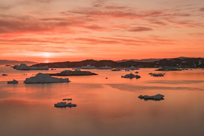 Obrázok z View of Greenlands Ilulissat coasts with sunset