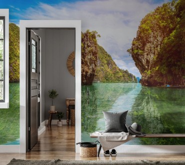 Afbeeldingen van Phuket Thailand island reflected in the water